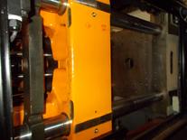 CINCINNATI MILACRON 165 TON INJECTION MOLDING MACHINE
