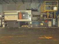 CINCINNATI MILACRON 440 TON INJECTION MOLDING MACHINE
